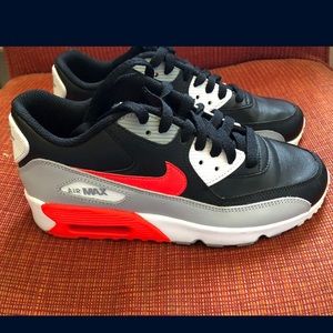 Nike air maxes ‘90